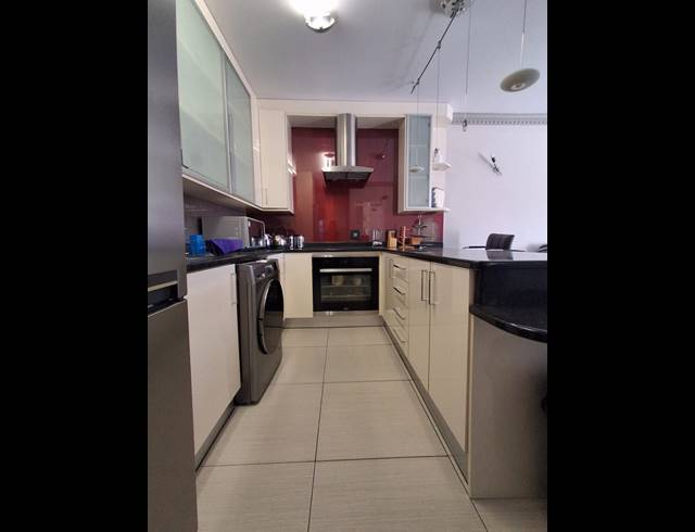 2 BEDROOM TOWNHOUSE FOR SALE IN PEACEHAVEN